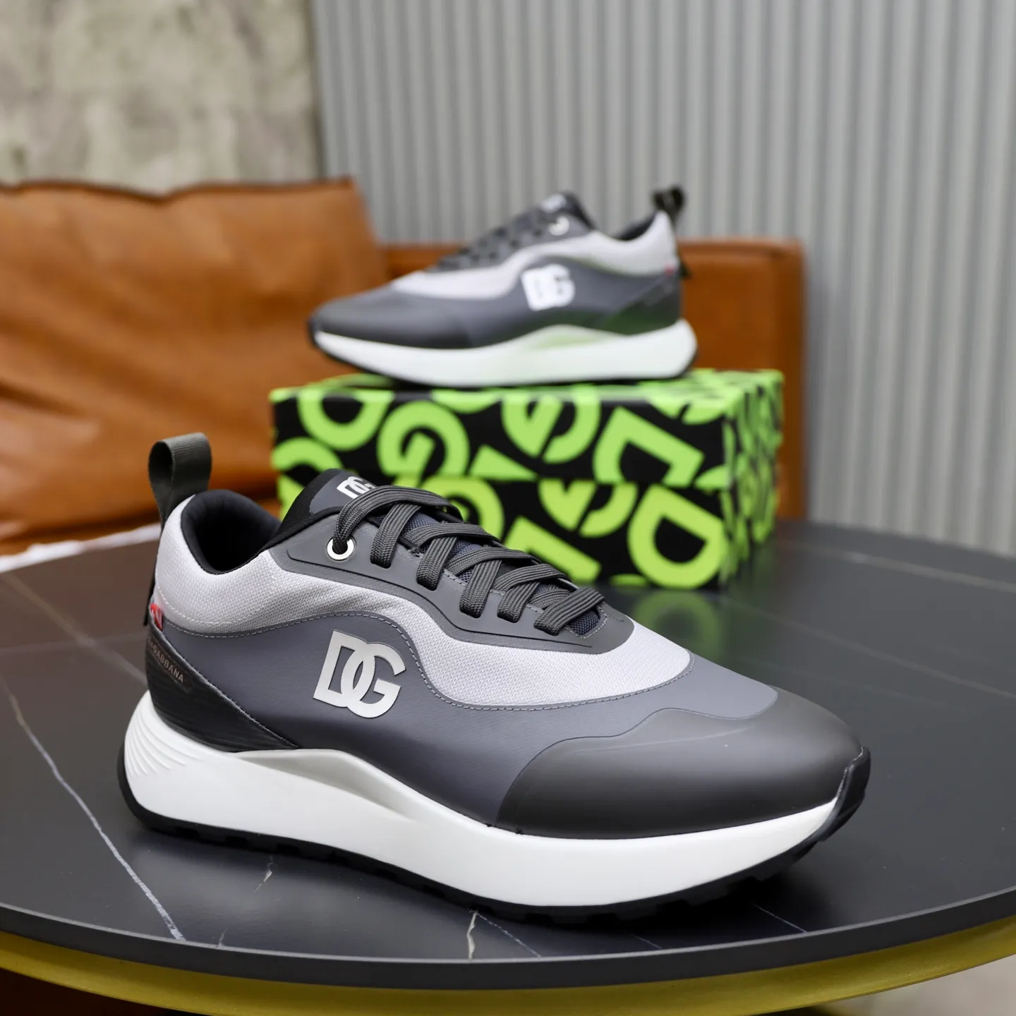 Men's Men's Shoes💰520💰••New arrivals••Dolce&Gabbana••DG✔️High-end men's sports•casual shoes. Original goods from top counters. Original imported multiple material splicing design ➕Original TPR elastic outsole.  Size: 38-44 (45, 46 customized)